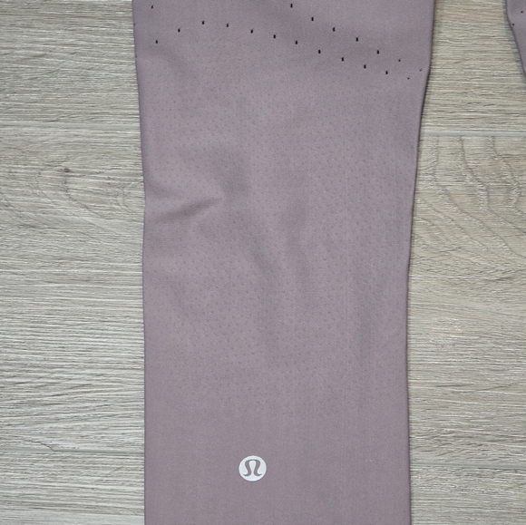 Lululemon Womans Tight Stuff Tight II Size 6 Light Purple-Violet - Picture 9 of 9
